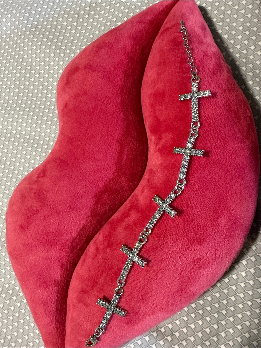 Rhinestone Cross Chain Bracelet -Silver